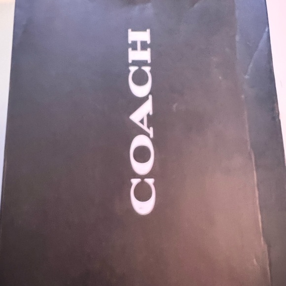 ***Authentic*** COACH ELECTRIC RED HEART SNEAKERS, size W 10 - Picture 4 of 7